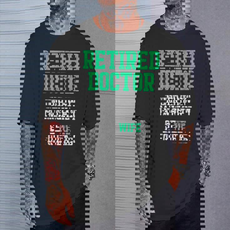 退職した医師医療md妻医師退職 Tシャツ 彼への贈り物