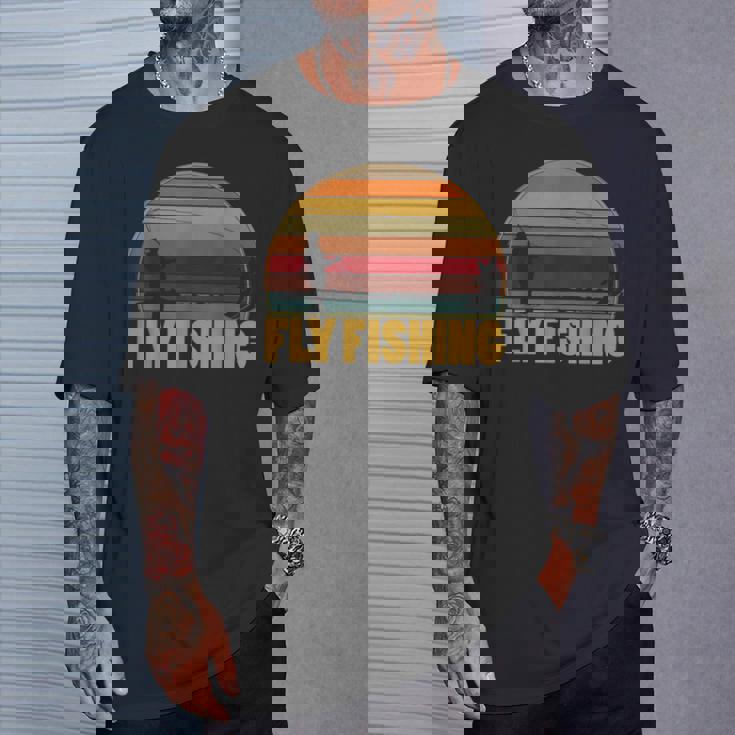 釣竿を使ったレトロなフライフィッシング フィッシャーマンフライフィッシング Tシャツ 彼への贈り物