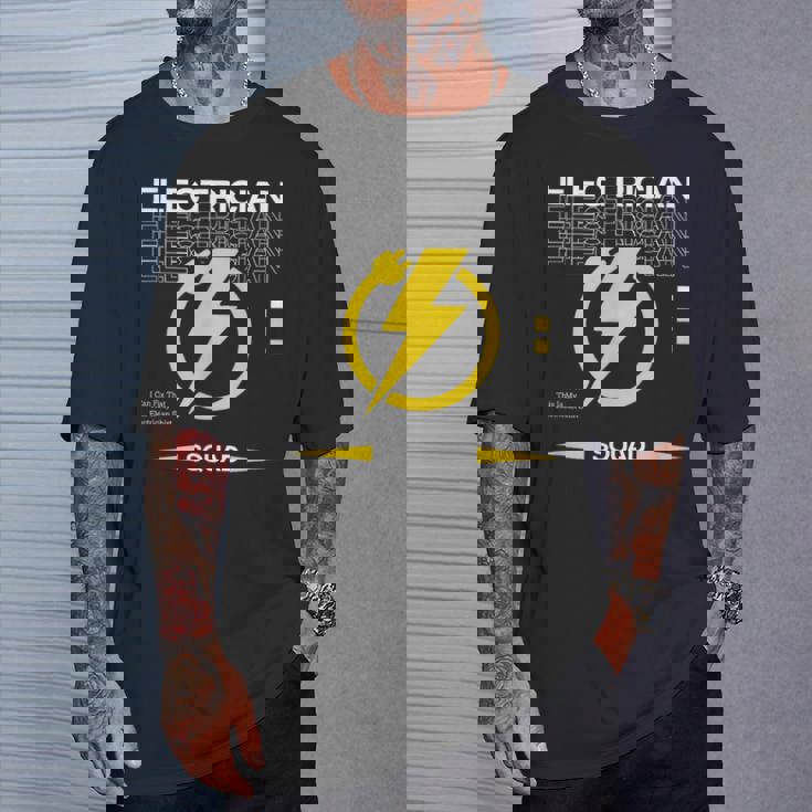 電圧回路 電気技術者 職人 Tシャツ 彼への贈り物