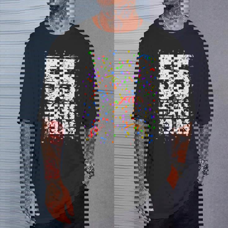 面白い 55 歳 若い55歳の誕生日おめでとうシャツ 男性用 女性用 Tシャツ 彼への贈り物