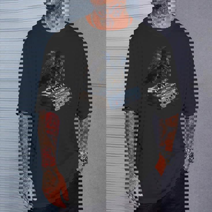 面白いtシャツ 鳥 カラス シンセサイザー メンズ グッズ おもしろ 面白い 服 ネタ バードウォッチング Tシャツ 彼への贈り物