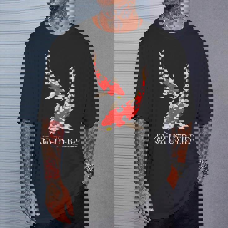 鯉 ささやき魚 鯉 日本 鯉 錦鯉 Tシャツ 彼への贈り物