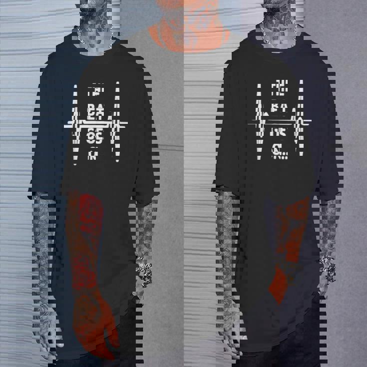 鼓動は続く 心電図のようなリズムとモチベーション Tシャツ 彼への贈り物