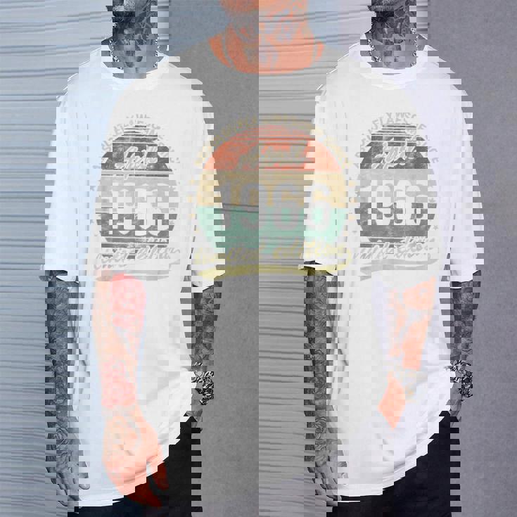 60歳の誕生日 1966年4月から絶対に素晴らしいヴィンテージ。 Tシャツ 彼への贈り物