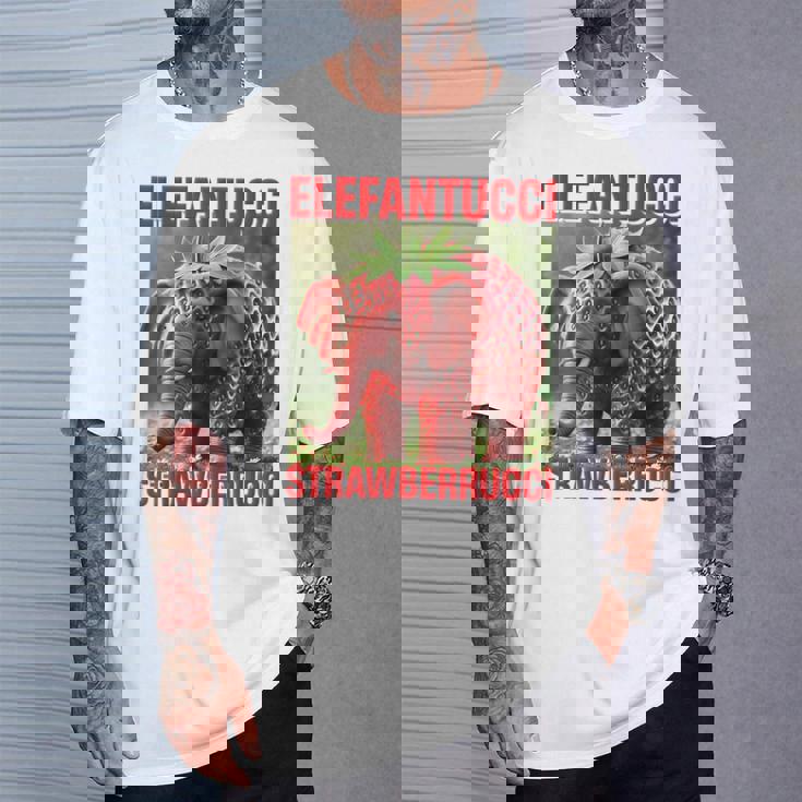 Brainrot Animal Gen Alpha Meme ストロベリーエレファント Tシャツ 彼への贈り物
