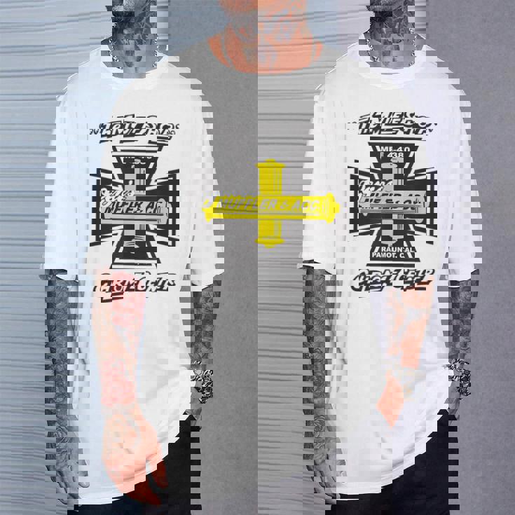 Gene's Mufflers アイアンクロス Tシャツ 彼への贈り物