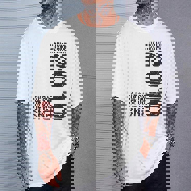 Impresionante Desde Noviembre 2010 Nacido En 2010 Noviembre Cumpleaños Camiseta unisex Regalos para él