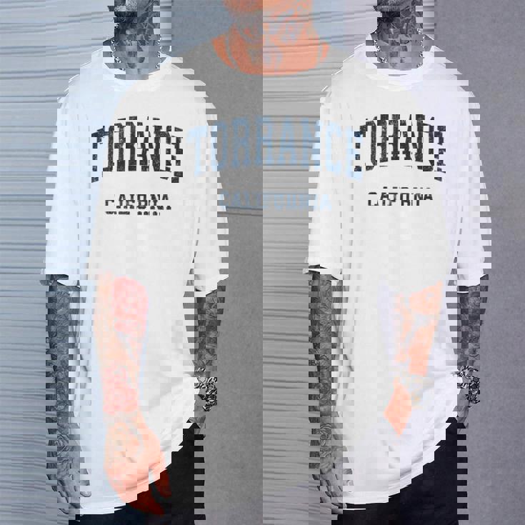 Torrance California Ca ビンテージ アスレチック スポーツデザイン Tシャツ 彼への贈り物