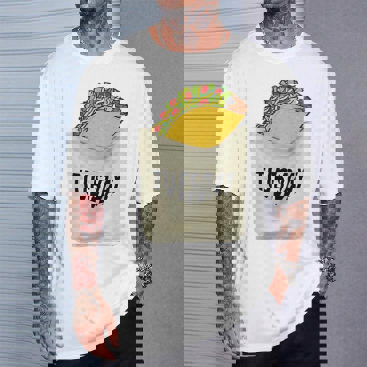 Trendy Taco Tuesday Pocket Food Humour Tシャツ 彼への贈り物