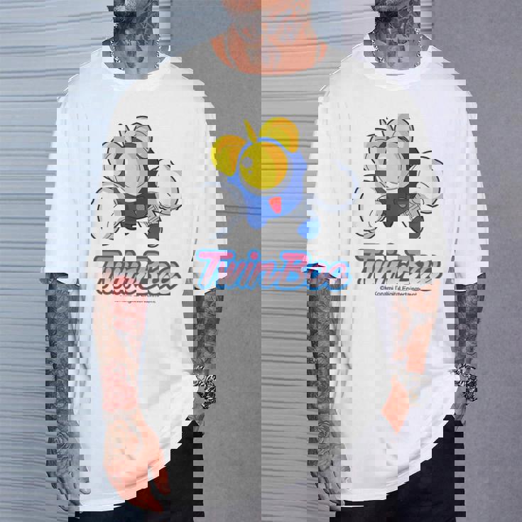 「ツインビー」ツインビー（D） Tシャツ 彼への贈り物