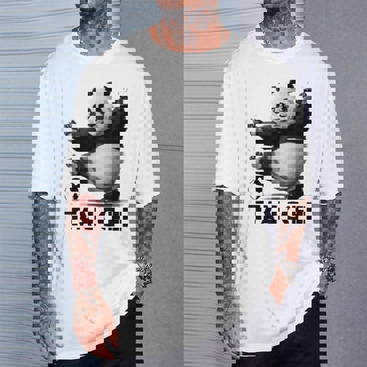 おもしろパンダ 動物 太極拳 格闘技 陰陽バランス Tシャツ 彼への贈り物