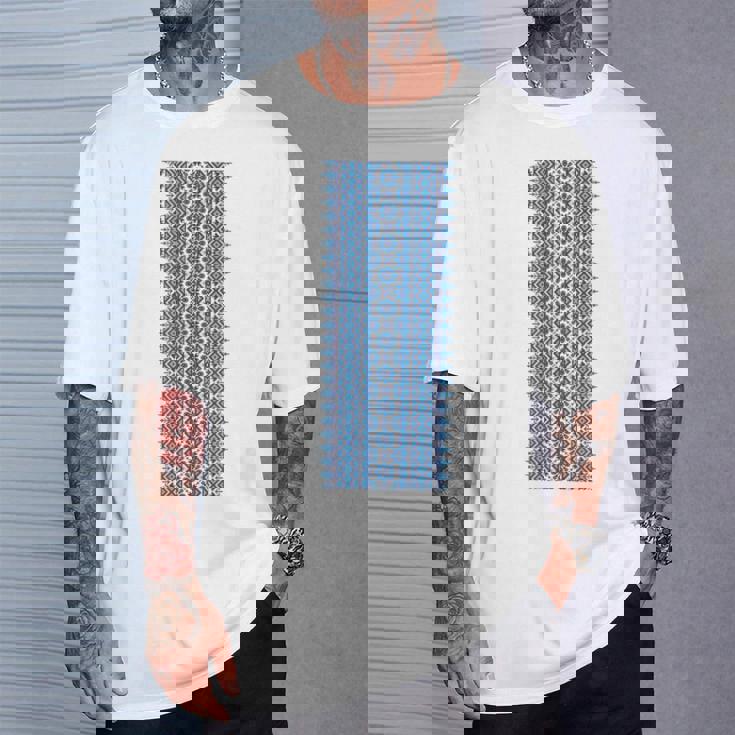 ウクライナ刺繍yshyvanka プリント 民族風オーナメント Tシャツ 彼への贈り物