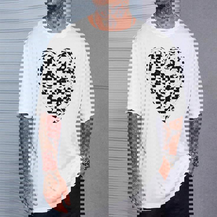 シックなハートプリントの牛柄。 Tシャツ 彼への贈り物