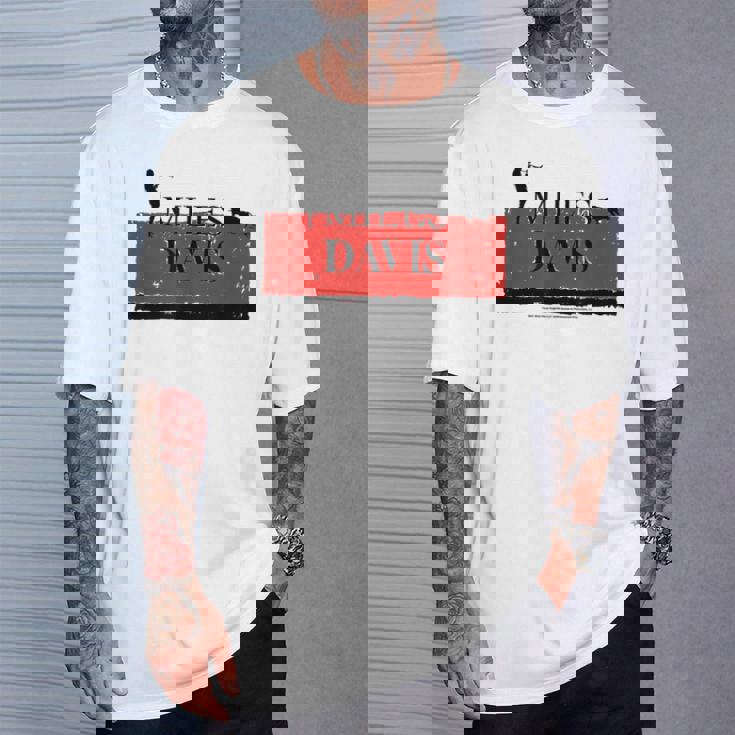 スペインのマイルス・デイビスのスケッチ Tシャツ 彼への贈り物