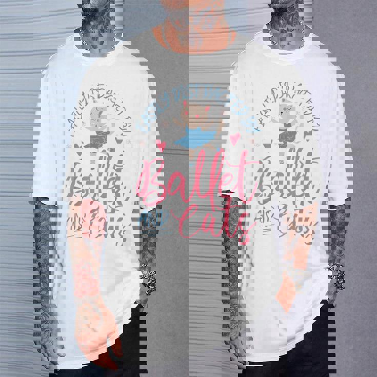 バレエダンサー ダンスガール バレリーナ 猫 気が散りやすい Tシャツ 彼への贈り物