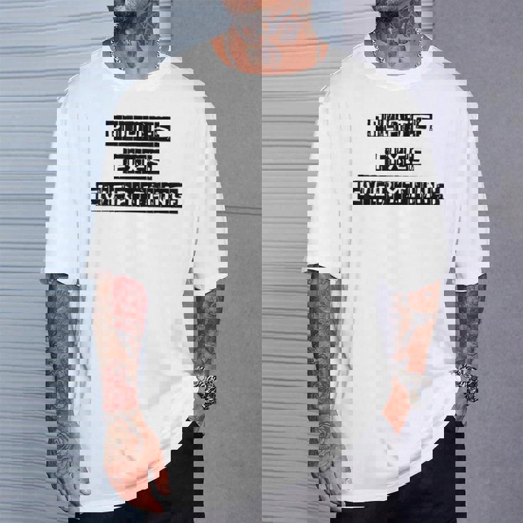 ピラティスは、女性と男性がピラティスを愛するすべてのものを修正します。 Tシャツ 彼への贈り物