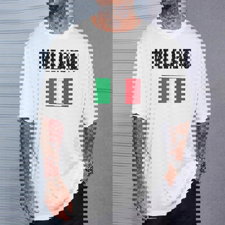 ミラノ イタリア ミラノ イタリー 旗 イタリアン Tシャツ 彼への贈り物