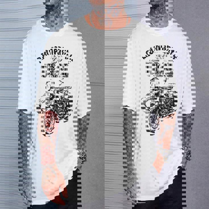 レトロモーターサイクルウラルtシャツ-ヴィンテージサイドカーモーターバイク Tシャツ 彼への贈り物