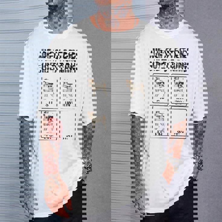 ワイヤーフォックステリアガイド 犬の服従を訓練する Tシャツ 彼への贈り物