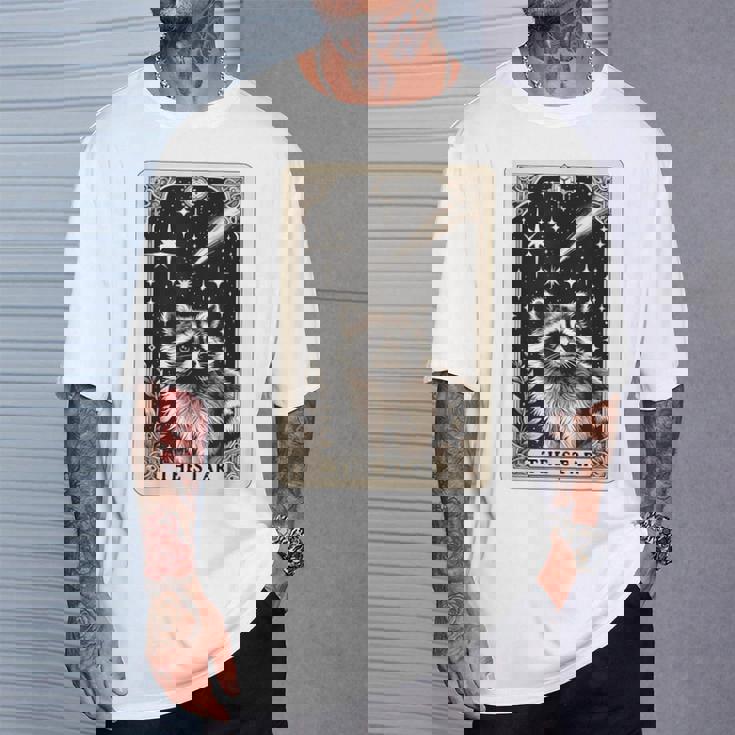 星のタロットカード アライグマ 占星術 神秘的なアライグマ Tシャツ 彼への贈り物