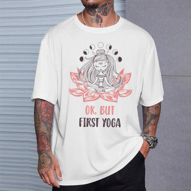 蓮の花 ハタ ヴィンヤサ アクロ ヨガ スピリチュアル デコレーション 月 Tシャツ 彼への贈り物