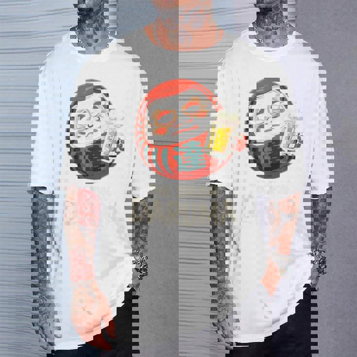 酔っぱらい だるま 日本の漢字 お土産 ビール アート 日本 ユーモア Tシャツ 彼への贈り物