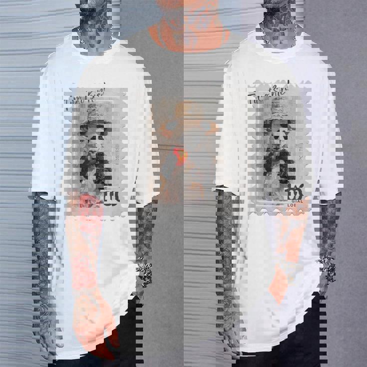 麦わら帽子 りんご パンダ 小さなパンダ 切手風 Tシャツ 彼への贈り物