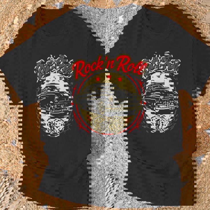 1950年代ロックンロールクラシックカーとサイコロロカビリー Tシャツ 高齢者への贈り物