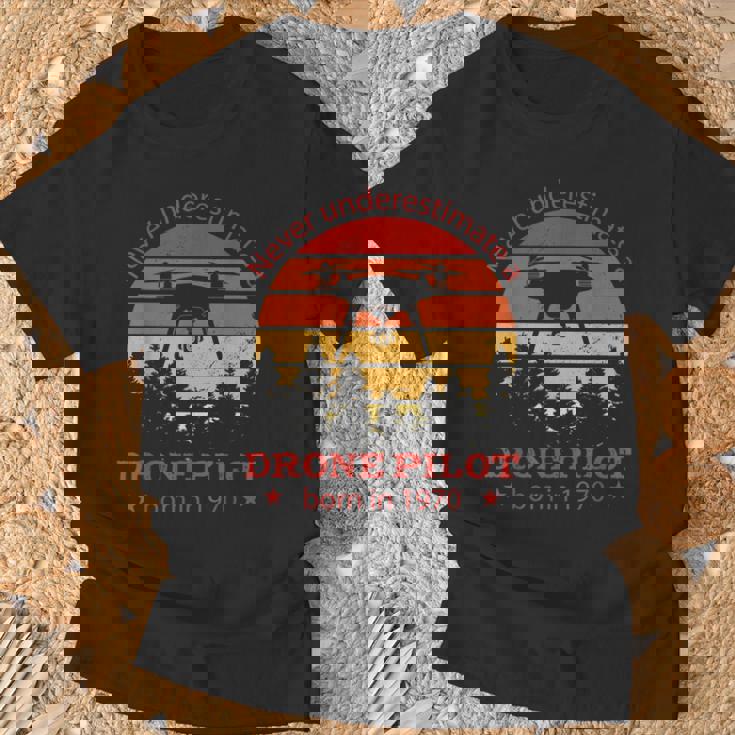 1970 年生まれのドローンパイロット、誕生日、クワドロコプター・ドローン Tシャツ 高齢者への贈り物