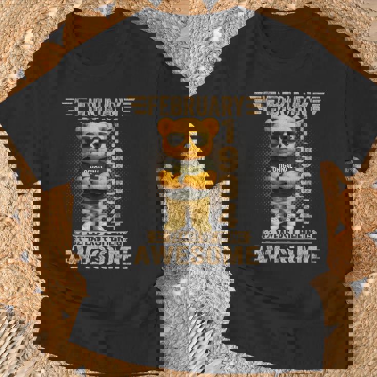 32歳 1994年2月 テディベア 32歳 誕生日 男性 女性 Tシャツ 高齢者への贈り物