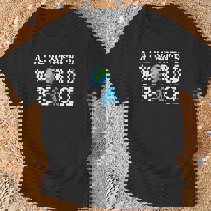 All I Want Is World Peace Earth Day Tシャツ 高齢者への贈り物
