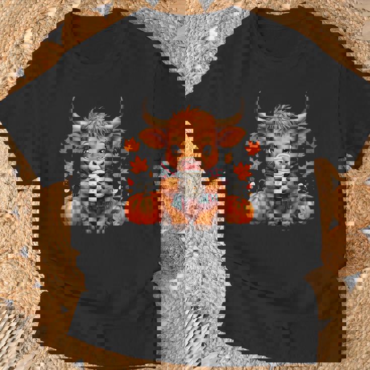 Cute Highland Cow Autumn Pumpkin Fall Coffee Pumpkin Spice T-Shirt Gifts for Old Men