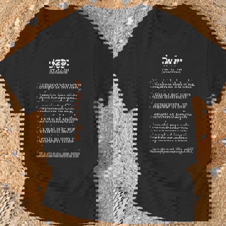 Fun Doctor Definition 医師シャツ 外科医へのギフトに Tシャツ 高齢者への贈り物
