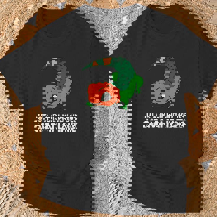 Just A Girl Who Loves Caiman Lizards ファニーカイマントカゲ Tシャツ 高齢者への贈り物