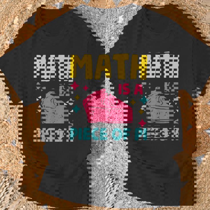 Math Is A Piece Of Pie Pi Day Nerd Mathtudent Teacher Tシャツ 高齢者への贈り物