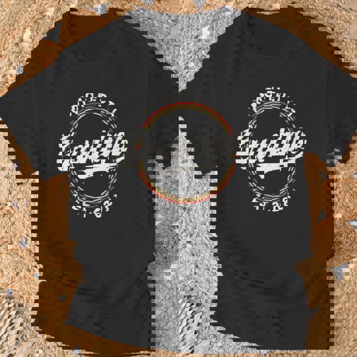 Promoted To Grandpa 2026 oon To Be Grandpa Est 2026 Tシャツ 高齢者への贈り物