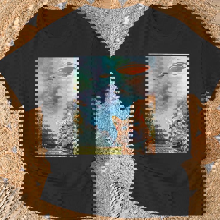 Ufo付き猫セルフィー Tシャツ 高齢者への贈り物