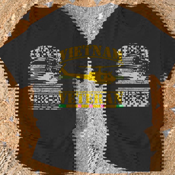 Vietnameteran Uh -1 Huey Helicopter Crew Tシャツ 高齢者への贈り物