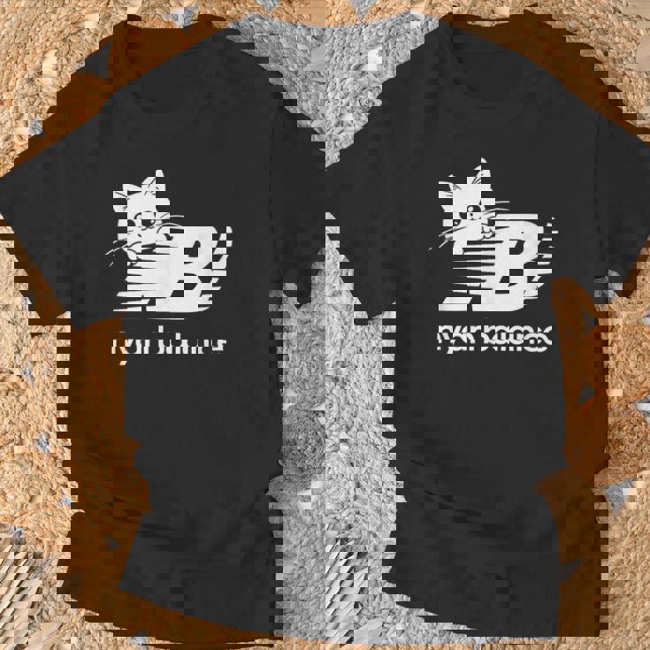 「Nyan Balance」ニャンバランス グラフィック かわいい ねこ Tシャツ 高齢者への贈り物