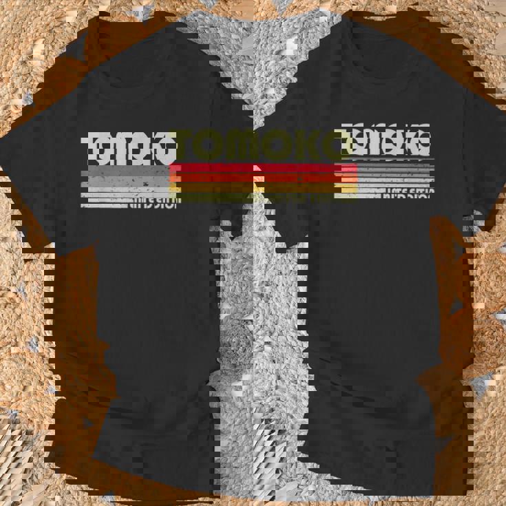 【ともこ トモコ】名前 名字 家族お揃い ギャグ ネタ ウケ狙い 贈り物 ギフト 面白い おもしろ Tシャツ 高齢者への贈り物