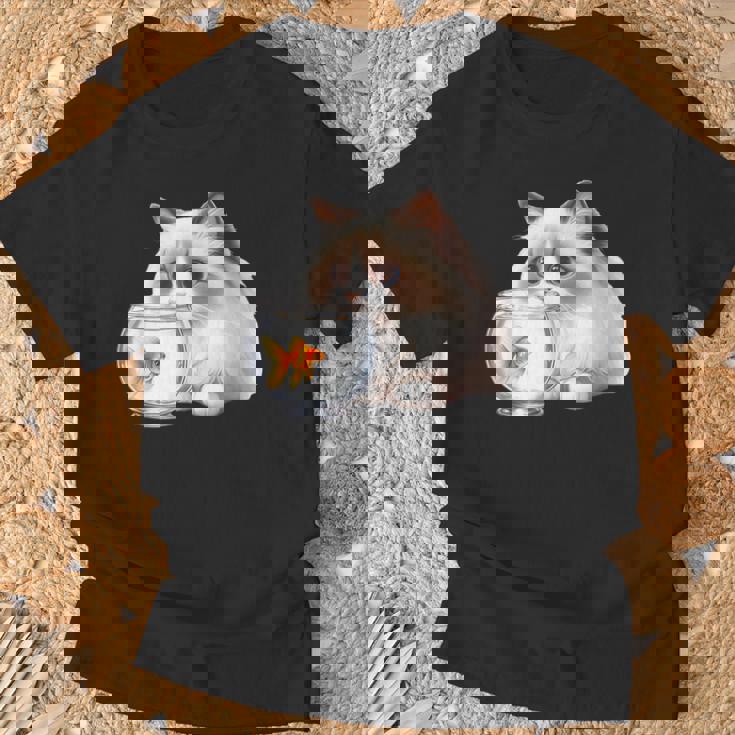 おさるのラグドール 猫と金魚 Tシャツ 高齢者への贈り物