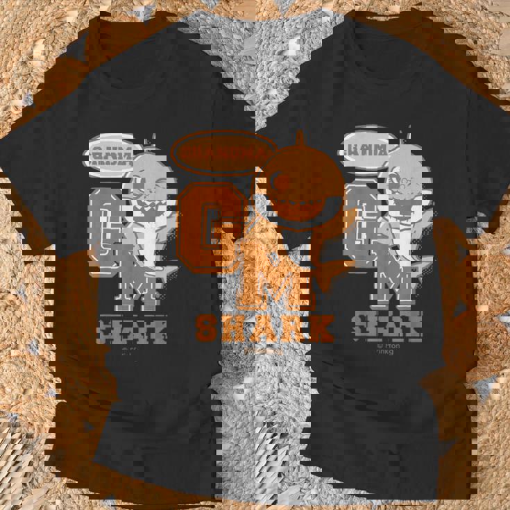おばちゃんシャーク・レトロ・ベイシャーク・メゾーとサゾくプレゼント・キッズ・メンズ・ウーマンズ Tシャツ 高齢者への贈り物