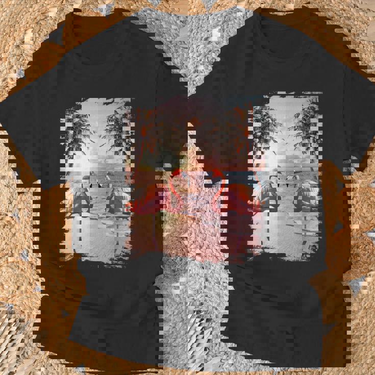 かわいいカラフルなフラミンゴヤシの木 Tシャツ 高齢者への贈り物