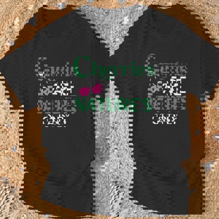 さくらんぼは自然のキャンディー、食べて健康によい名言 Tシャツ 高齢者への贈り物