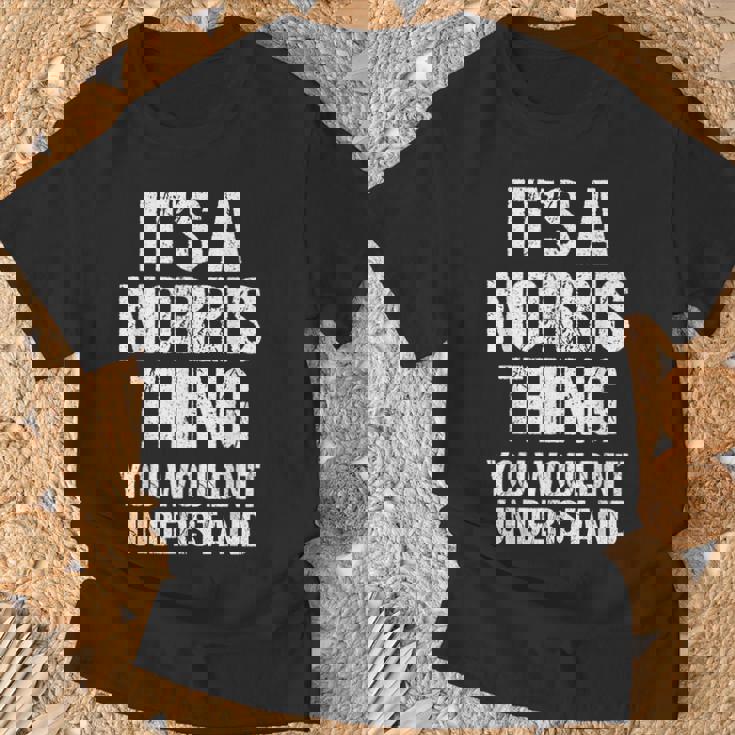 それはノリスのものだ（あなたには理解できないだろう）-ファニー・ノリス Tシャツ 高齢者への贈り物