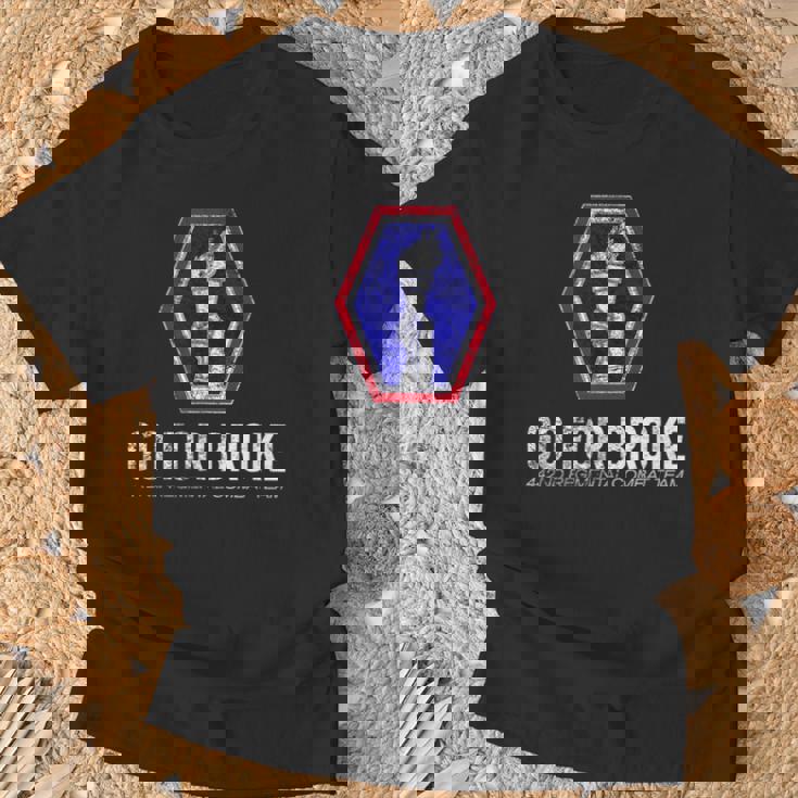 アメリカン・マローダー：第442連隊戦闘チーム・ゴー・フォー・ブローク Tシャツ 高齢者への贈り物