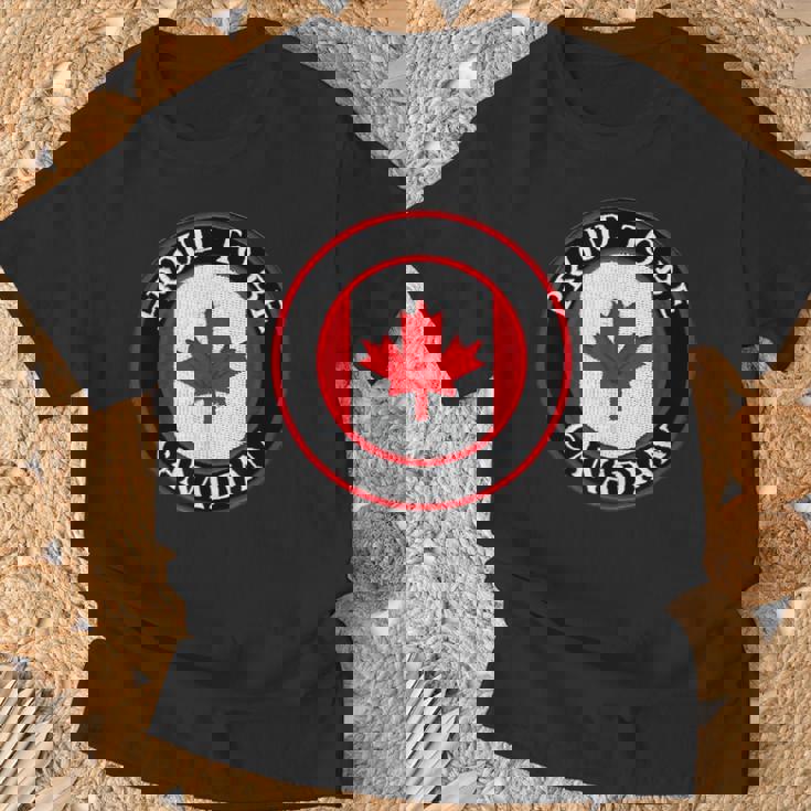 カナダ国旗tシャツ、カナダのtシャツ、カナダ国旗、カナダ地図 Tシャツ 高齢者への贈り物