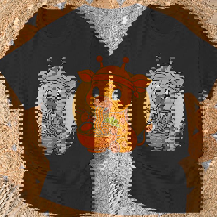 カワイイキリン食べるラーメングラフィック 日本のキリングラフィック Tシャツ 高齢者への贈り物