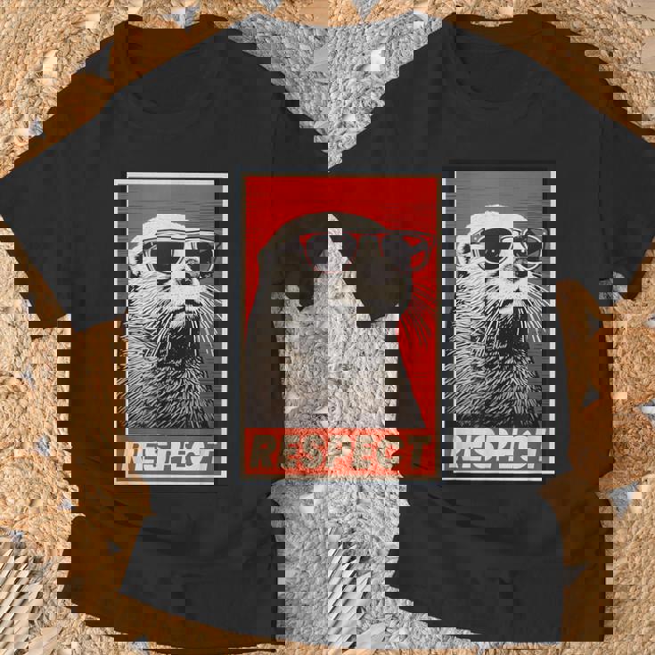 カワウソ 動物 リスペクト ヴィンテージ レトロ Tシャツ 高齢者への贈り物