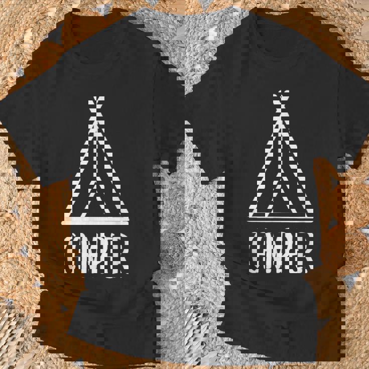 キャンパー キャンプ好き 山好き ハイキング好き 登山好き 海好き アウトドア好き キャンプ Tシャツ 高齢者への贈り物